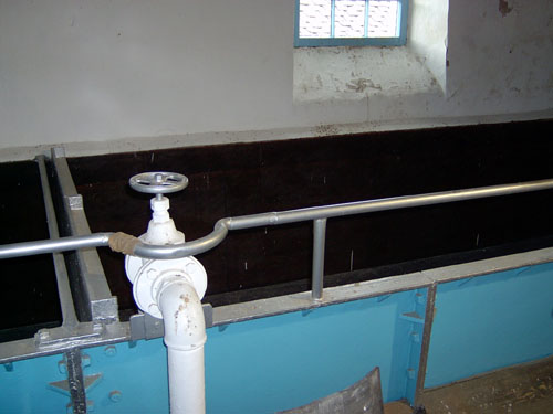 Wasserbehälter (Steep) der Dallas Dhu Destillerie, 35kB