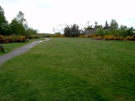 Culloden Schlachtfeld, Denkmal Ansicht, 24kB